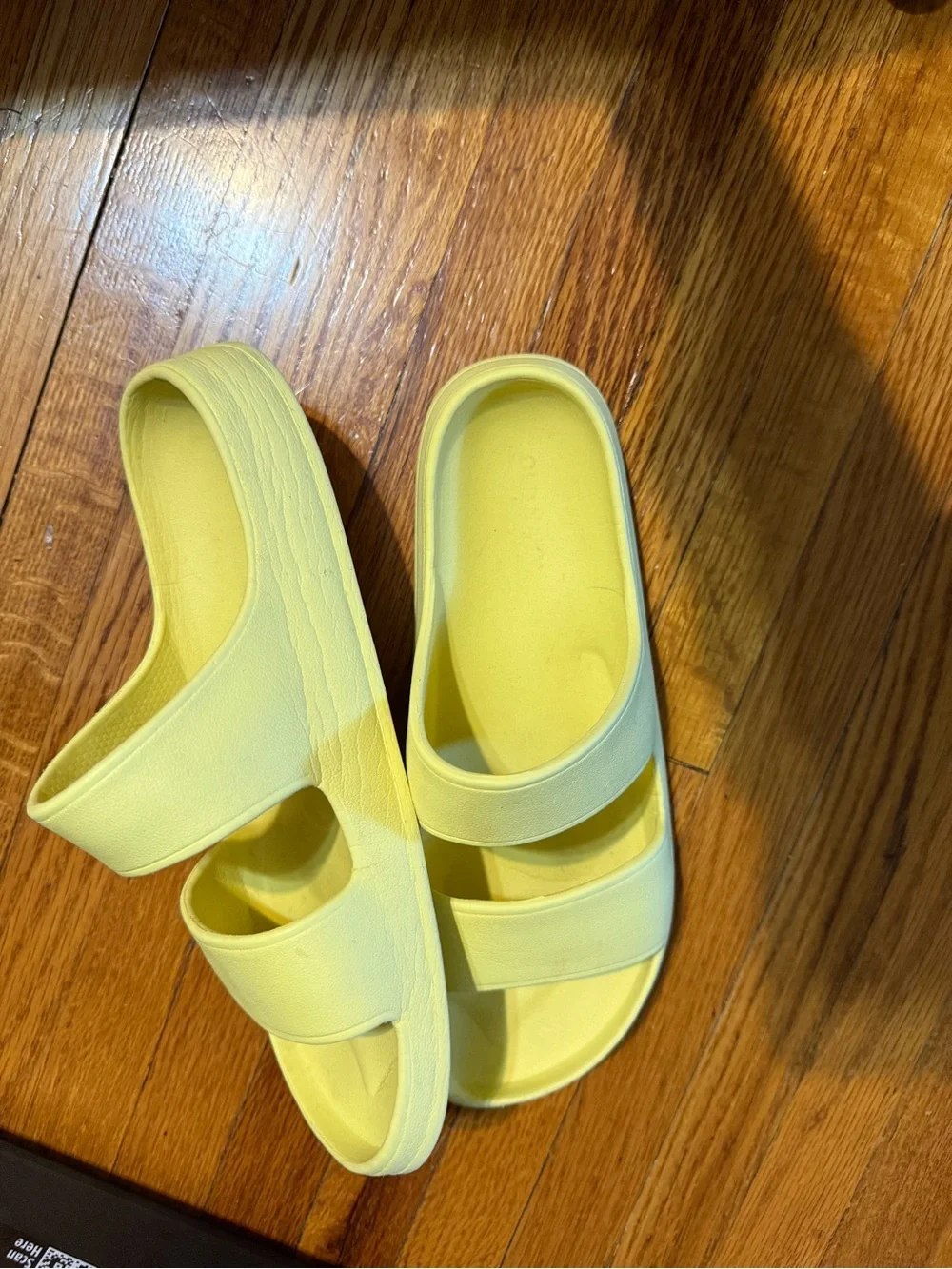 Old Navy Kids Double-Strap Slide Sandals in Yellow